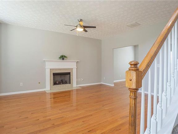 4th image of 2782 Mamie Ln