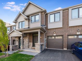 2745 Westoak Trails Blvd N #5, Oakville, ON L6M 3K8