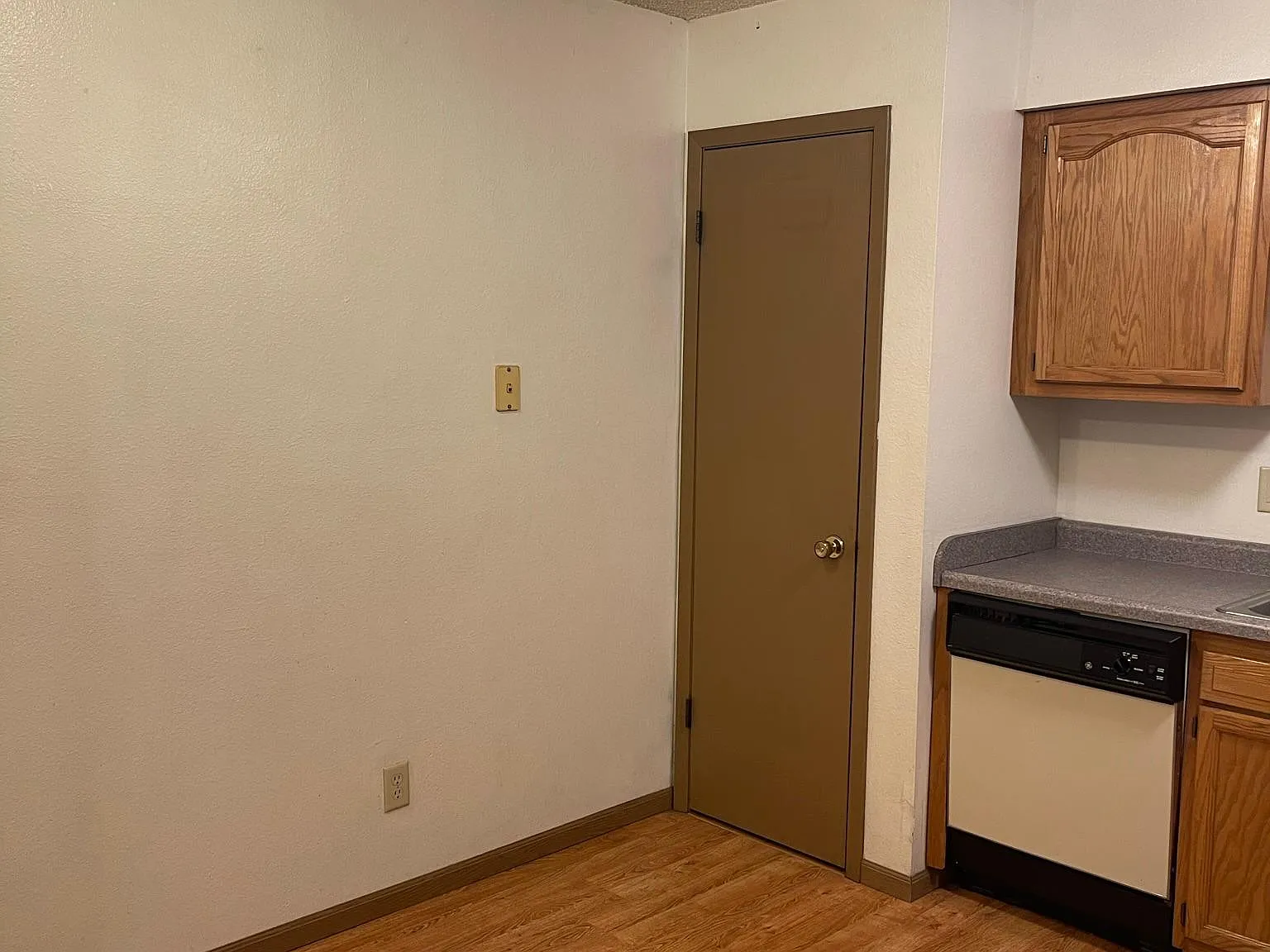 35 W Burlington St — Photo 4
