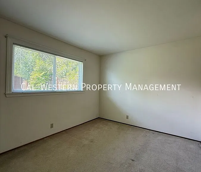 7790 Robindell Way — Photo 14