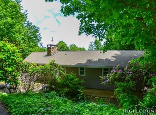 209 Knob Hill Ln, Seven Devils, NC 28604