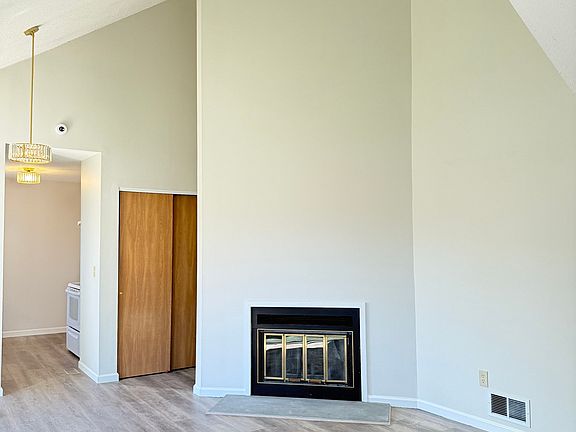 5th image of 806 Hartford Road #C