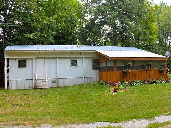 3rd image of 30215 E 2nd St