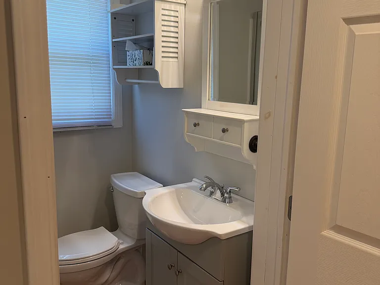 68 Regal Pl #8 — Photo 6