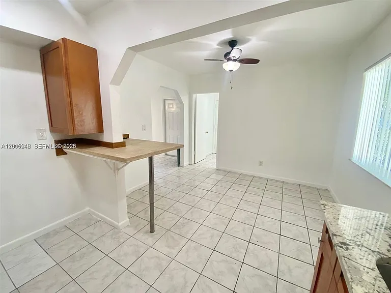 2345 Douglas St — Photo 12