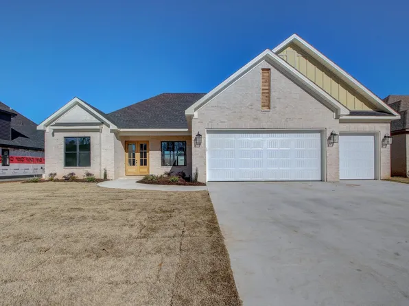 77 Lucia Ln, Maumelle, AR 72113