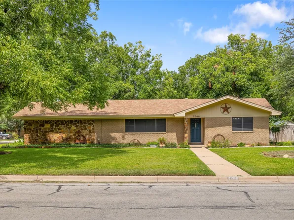 2200 11th St, Brownwood, TX 76801