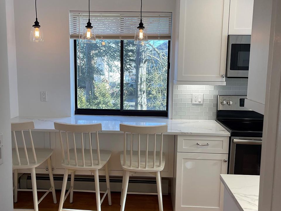 1st image of 492 N Broadway APT 4