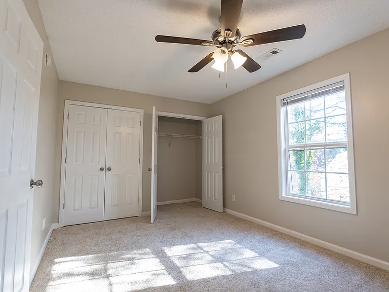 225 Springfield Cir #B — Photo 10