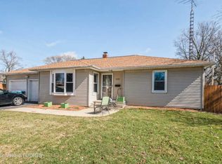 1115 Grand Ave, Aurora, IL 60506