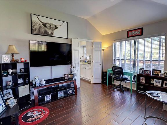 3rd image of 13689 Admiral Ct