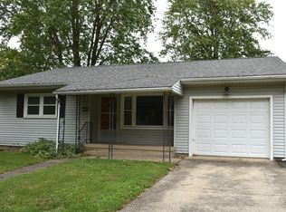 208 W 6th St, Gridley, IL 61744