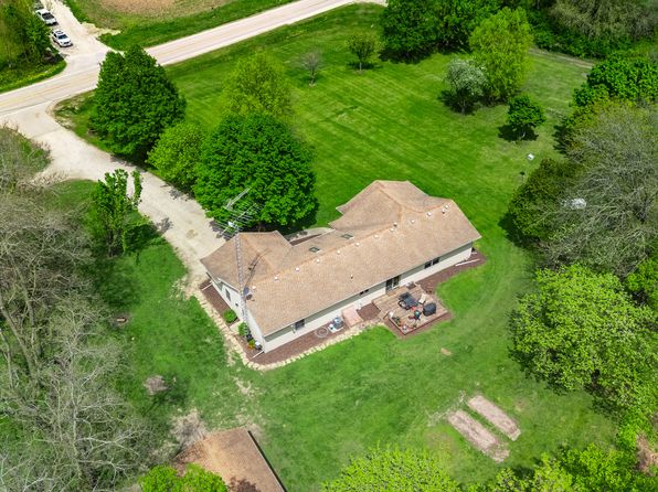 7755 Old Stage Rd, Morris, IL 60450