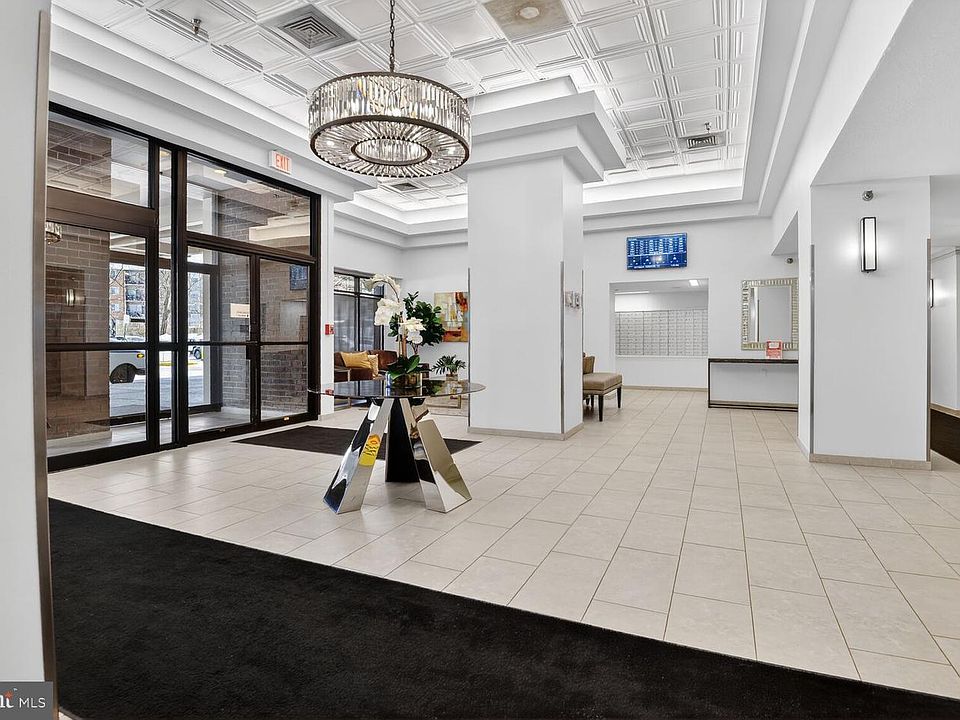1st image of 1808 Old Meadow Rd APT 1105