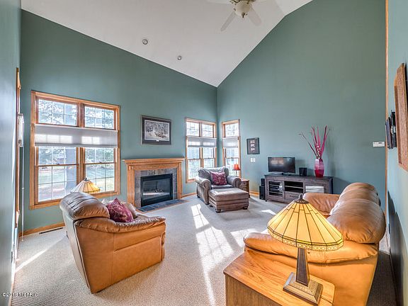 4th image of 16732 Stoney Creek Ct
