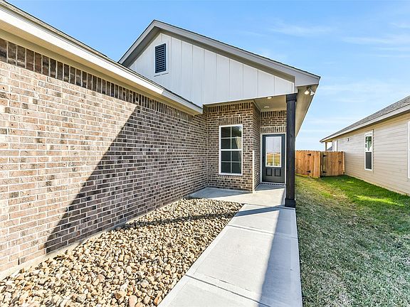 5th image of 822 Countryside Glade Ln