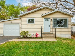 901 Jean Ave, Akron, OH 44310