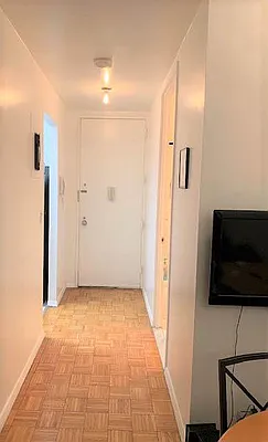 Rented by Douglas Elliman | media 39