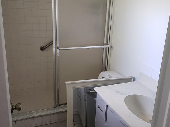 4th image of 25846 Vero St