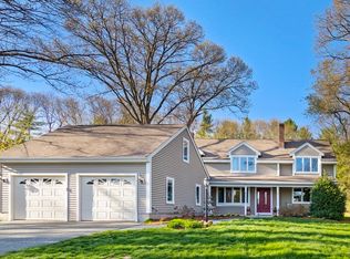 55 Pillings Pond Rd, Lynnfield, MA 01940
