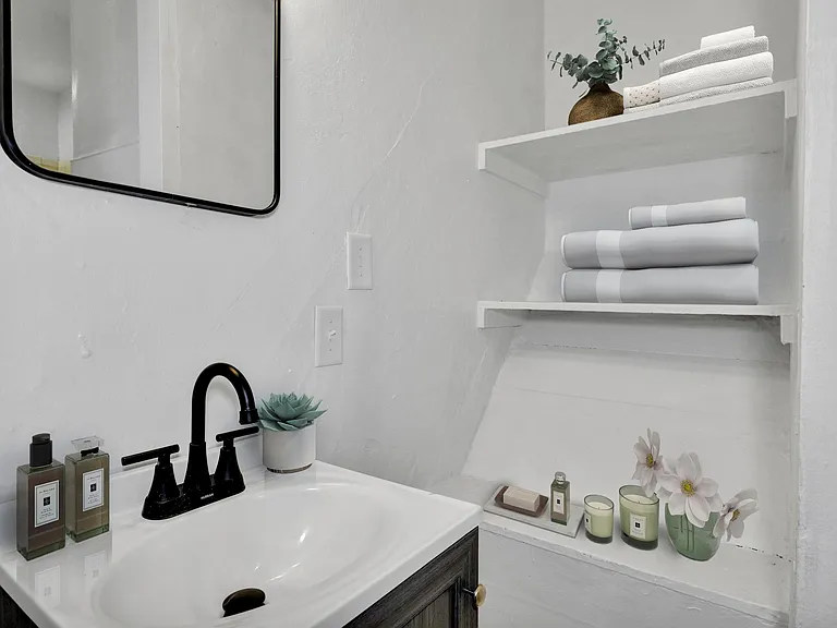 1224 E Malcolm X St #2 — Photo 7