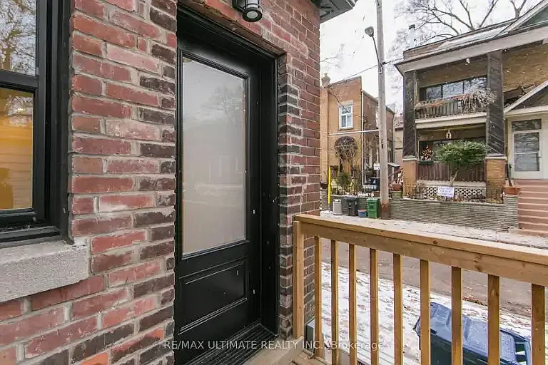 19 Fernwood Park Ave #1A — Photo 9
