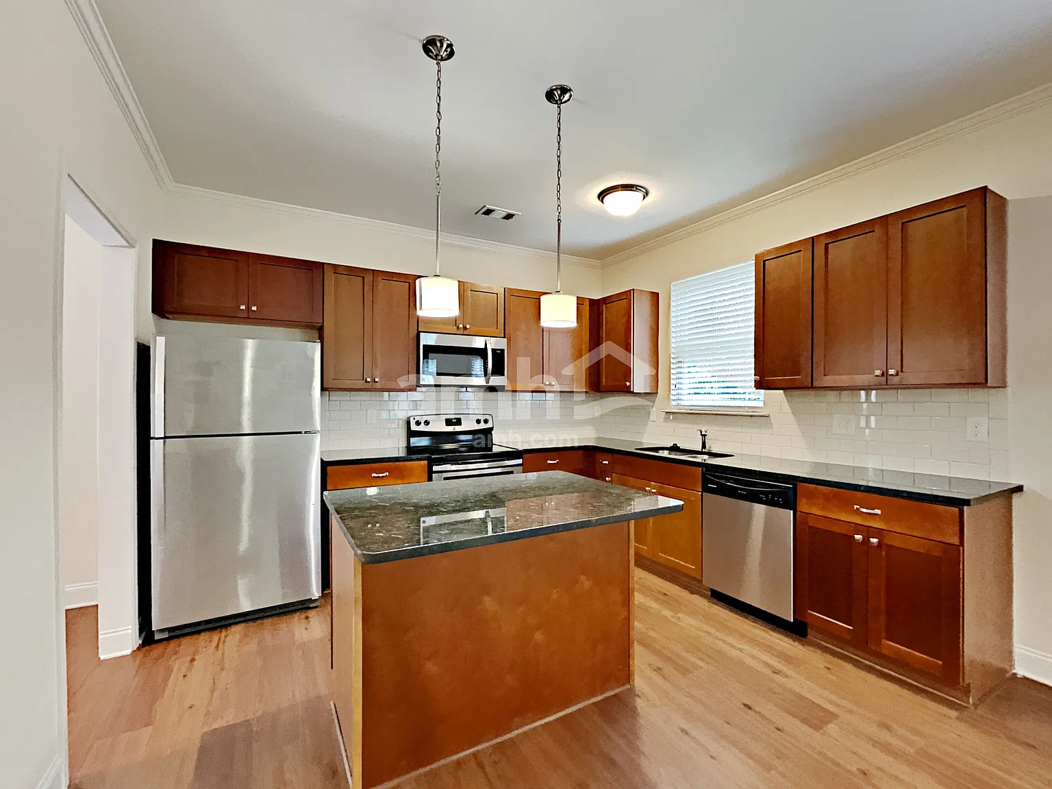 4 bed, 2.5 bath, 2486 sqft, $2,680 — Photo 3