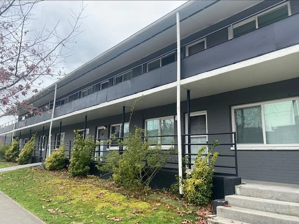 3901 Martin Luther King Jr Way S #10