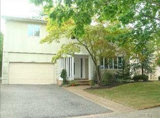 3105 Lee Pl, Bellmore, NY 11710