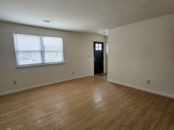 2nd image of 146 E Plover Dr