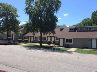 77 Village Ct, Glen Carbon, IL 62034