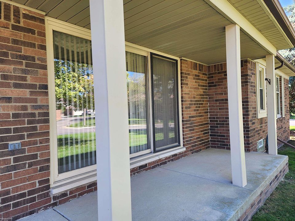 1st image of 49700 Potomac Ct