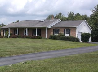 113 Fisher Ln, Milford, PA 18337