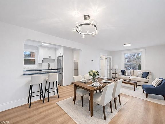 4th image of 73 Peter St