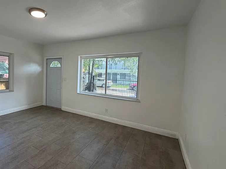 7712 NE 1st Ct #1 — Photo 5