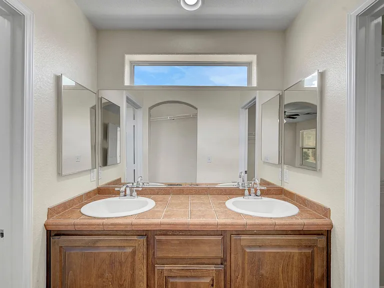 3952 Badgerbrook St — Photo 28