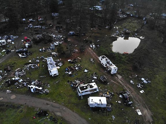 3rd image of 1240 Morgan Hill Rd