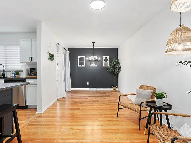 10401 Maple Dr — Photo 3
