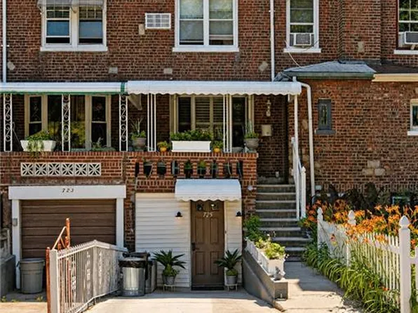 725 East 48th Street image 1 of 15