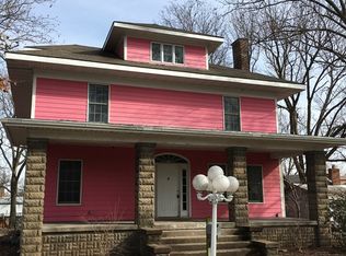 217 S Main St, Nevada, MO 64772