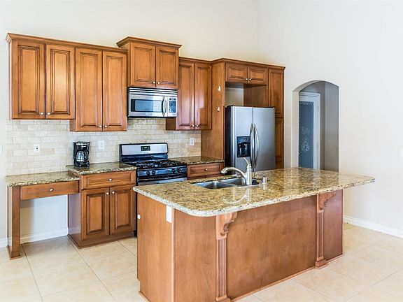 3rd image of 15177 Orchard Hill Ln