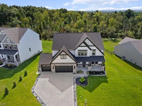 2818 Weeping Pine Dr, Medina, OH 44256
