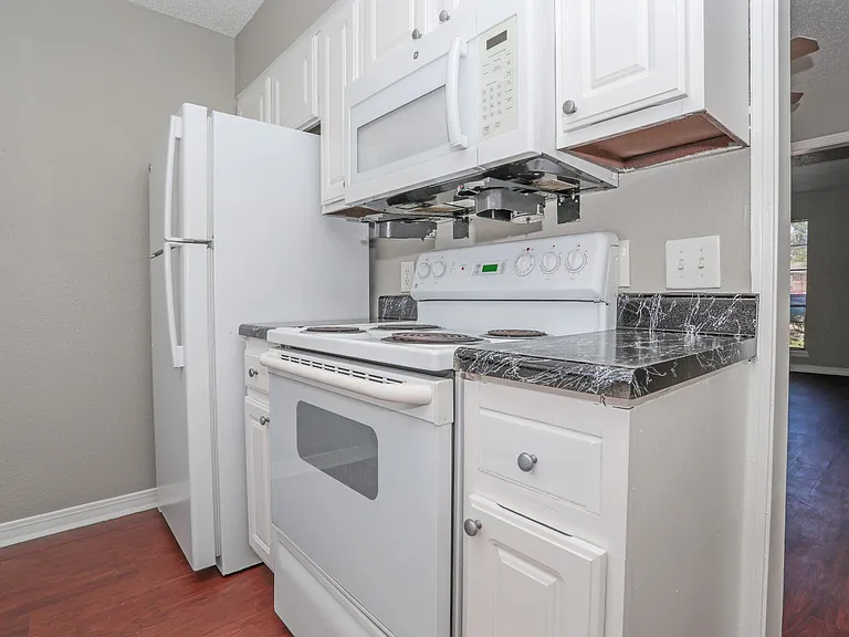 Magnolia Apartments — Photo 27