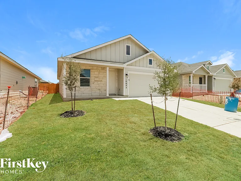 10643 Erinita Way — Photo 2