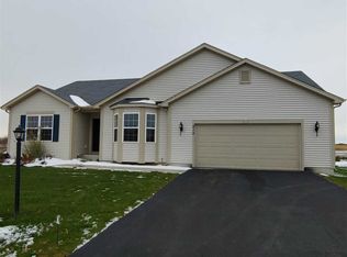 210 Cress Creek Trl, Poplar Grove, IL 61065