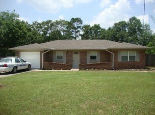 141 Maple Ct, Ozark, AL 36360