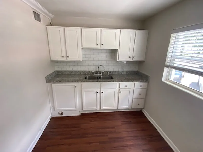 1606 King St — Photo 2