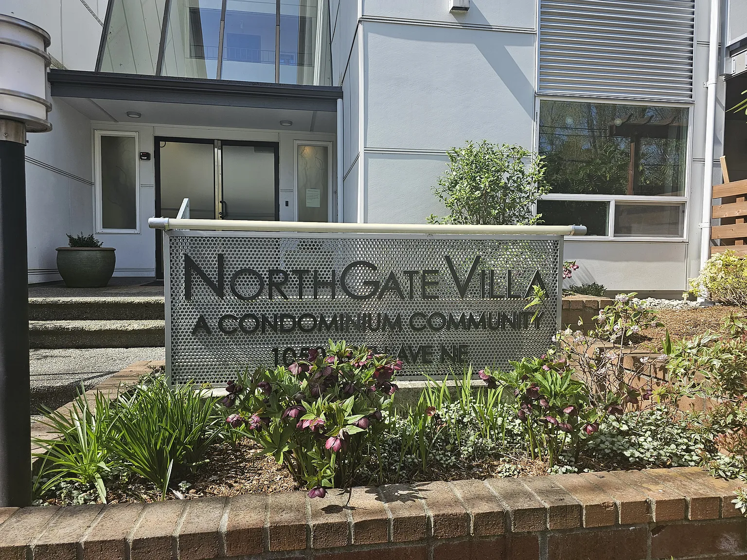 1 bed, 744 sqft, $2,200 — Photo 1