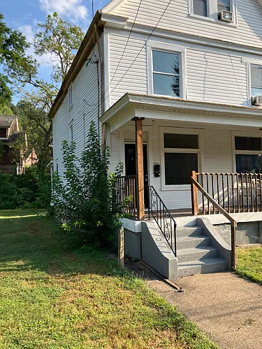 412 Robinson St Photo 1