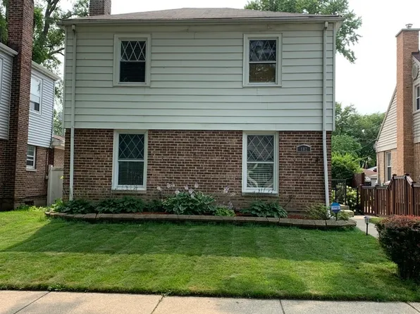 802 Bristol Ave, Westchester, IL 60154